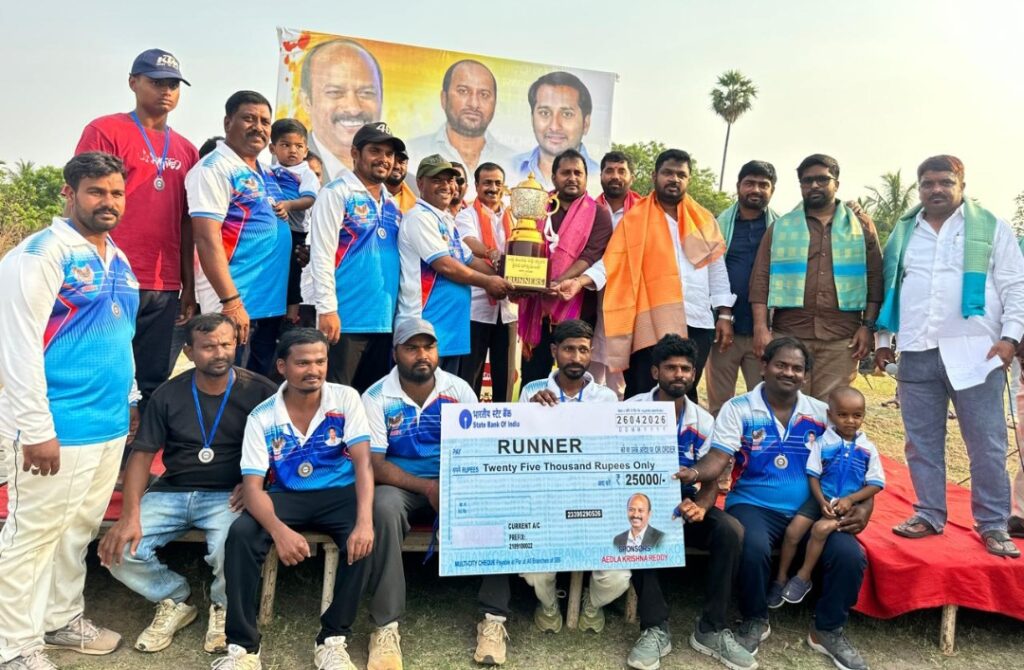 యువత చదువుతోపాటు క్రీడల్లో రాణించాలి 