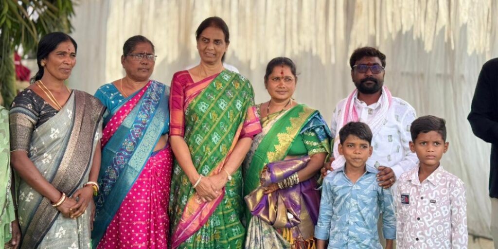 అర్జున్ నూతన గృహ ప్రవేశానికి హాజరైన మాజీ మంత్రి, ఎమ్మెల్యే సబితా ఇంద్రారెడ్డి