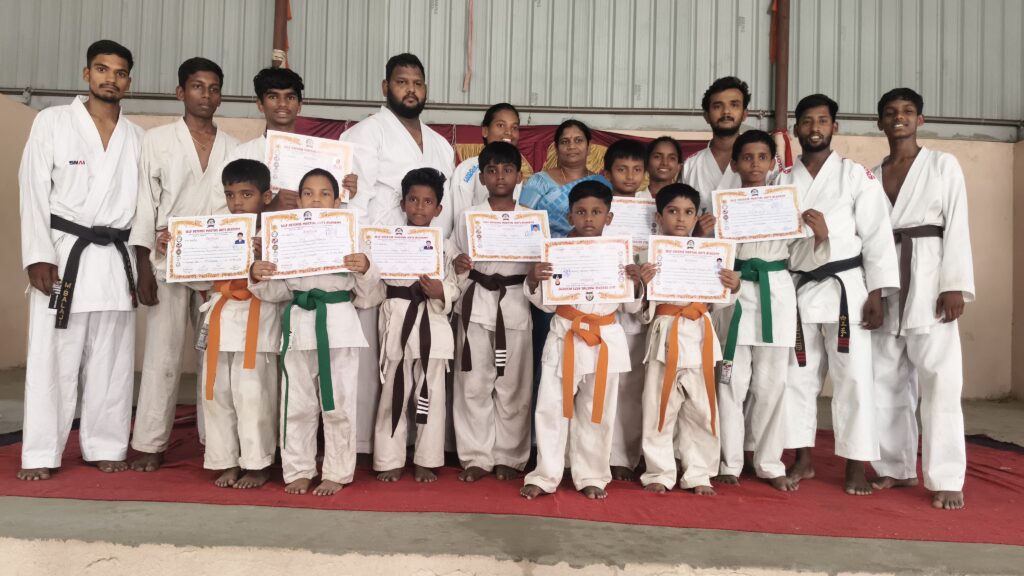 ఆత్మ రక్షణకు కరాటే ఎంతో ఉపయోగపడుతుంది