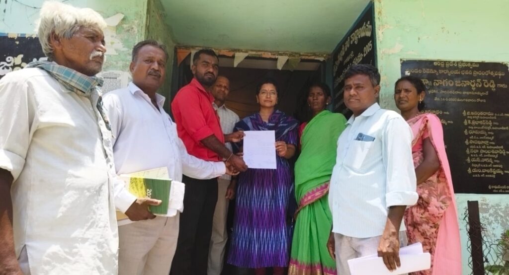 ప్రతి గ్రామంలో మొక్క జొన్నల కొనుగోలు కేంద్రం ఏర్పాటు చేయాలి