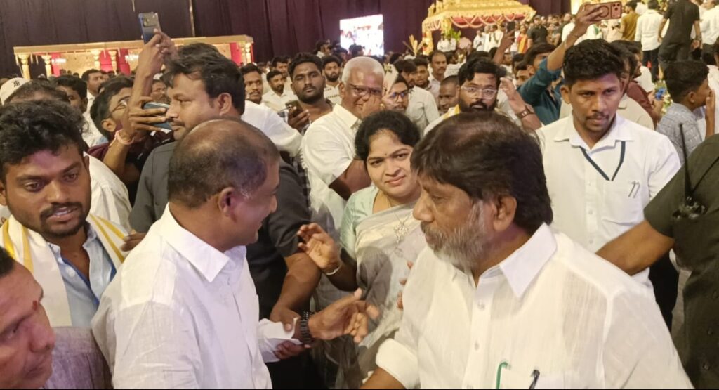 అచ్చంపేట ఎమ్మెల్యే డా.వంశీకృష్ణ కుమారుని వివాహానికి హాజరైన చిగిరింత పారిజాత నర్సింహారెడ్డి దంపతులు
