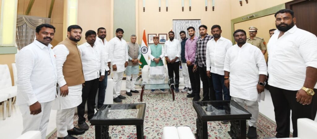 మర్యాద పూర్వకంగా గవర్నర్ ను కలిసిన బీజేపీ నాయకులు 
