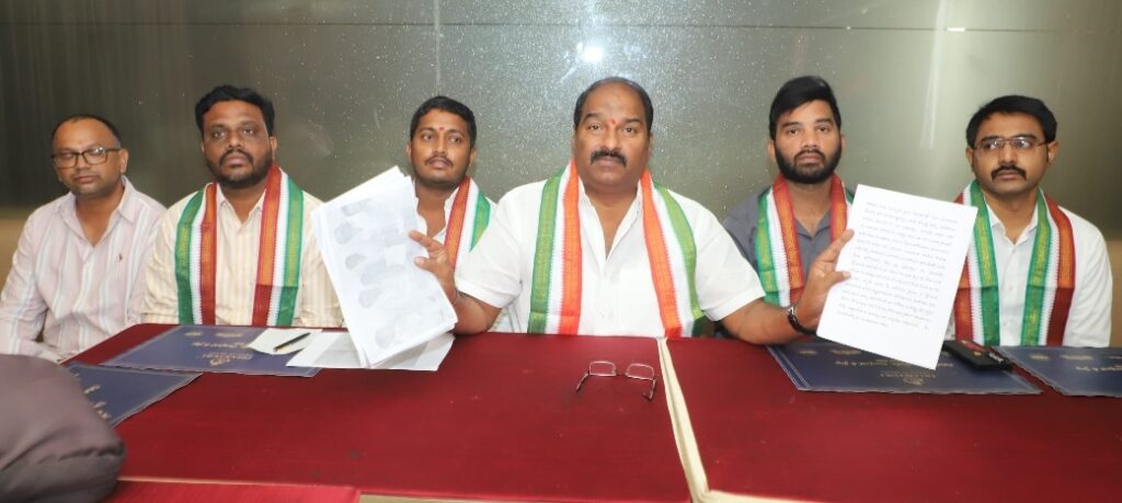 బండి సంజయ్ ను కేంద్రమంత్రి పదవి నుండి వెంటనే బర్తరఫ్ చేయాలి – ధర్పల్లి