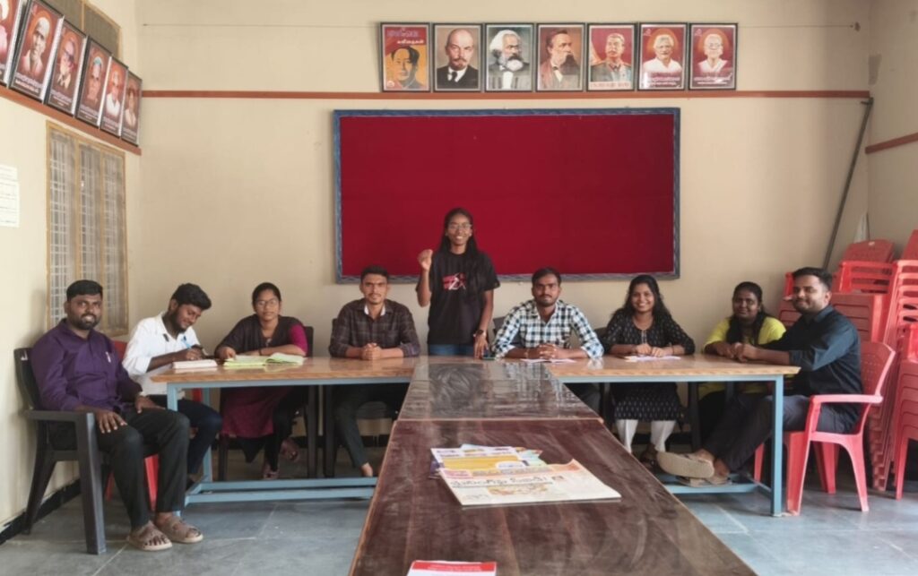 రాష్ట్రంలో ప్రైవేటు కార్పోరేట్ విద్యాసంస్థలో ఫీజుల నియంత్రణ చట్టం తీసుకురావాలి 