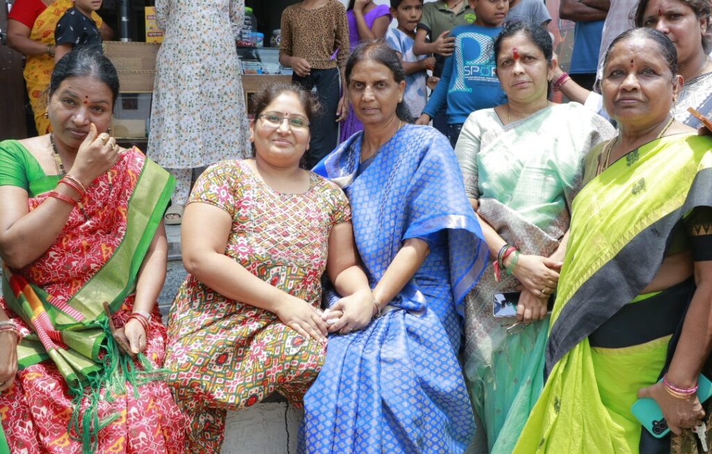 మానవత్వాన్ని చాటిన ఎమ్మెల్యే సబితా ఇంద్రారెడ్డి 