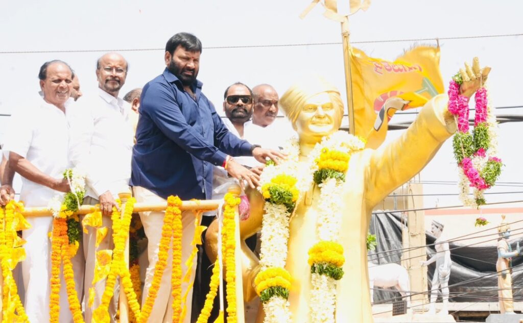 ఘనంగా మాజీ సీఎం ఎన్టీఆర్ జయంతి  