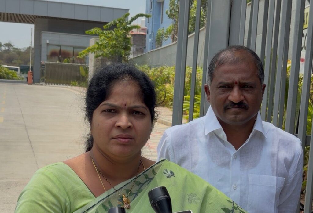 ఫోన్ ట్యాపింగ్ కేసులో చిగురింత పారిజాత నరసింహారెడ్డి దంపతులను విచారించిన సిట్ అధికారులు