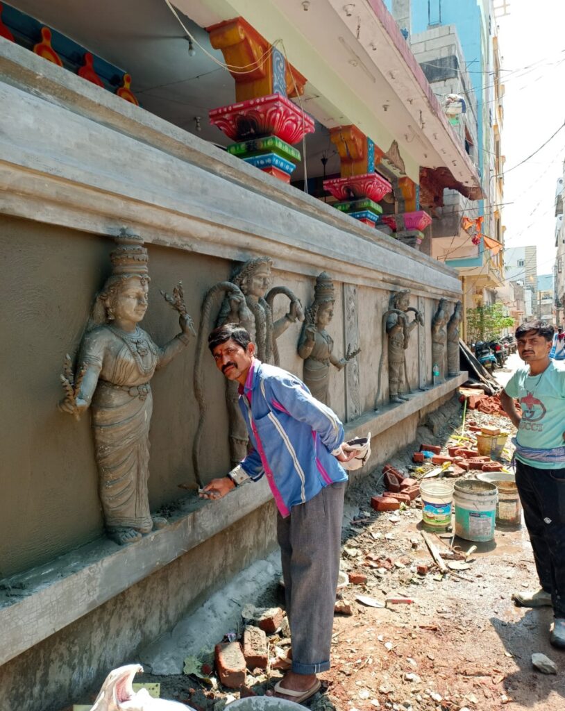 శ్రీ నల్ల పోచమ్మ ఆలయంలో కొనసాగుతున్న మరమ్మత్తు పనులు