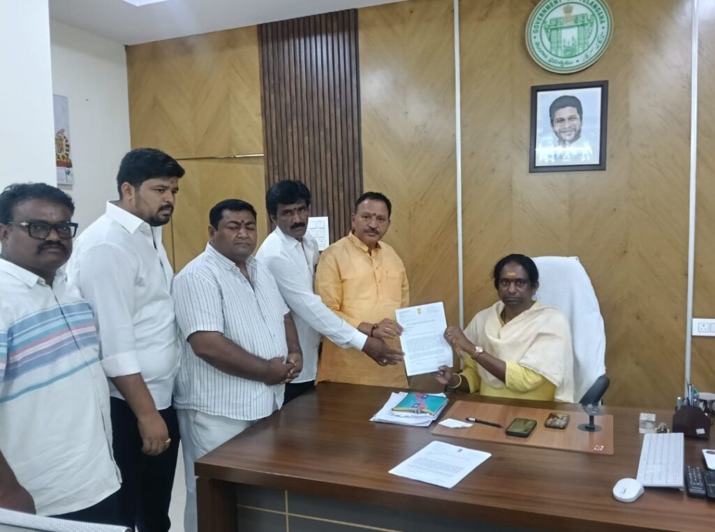 ప్రజా సమస్యలు పరిష్కరించాలి 