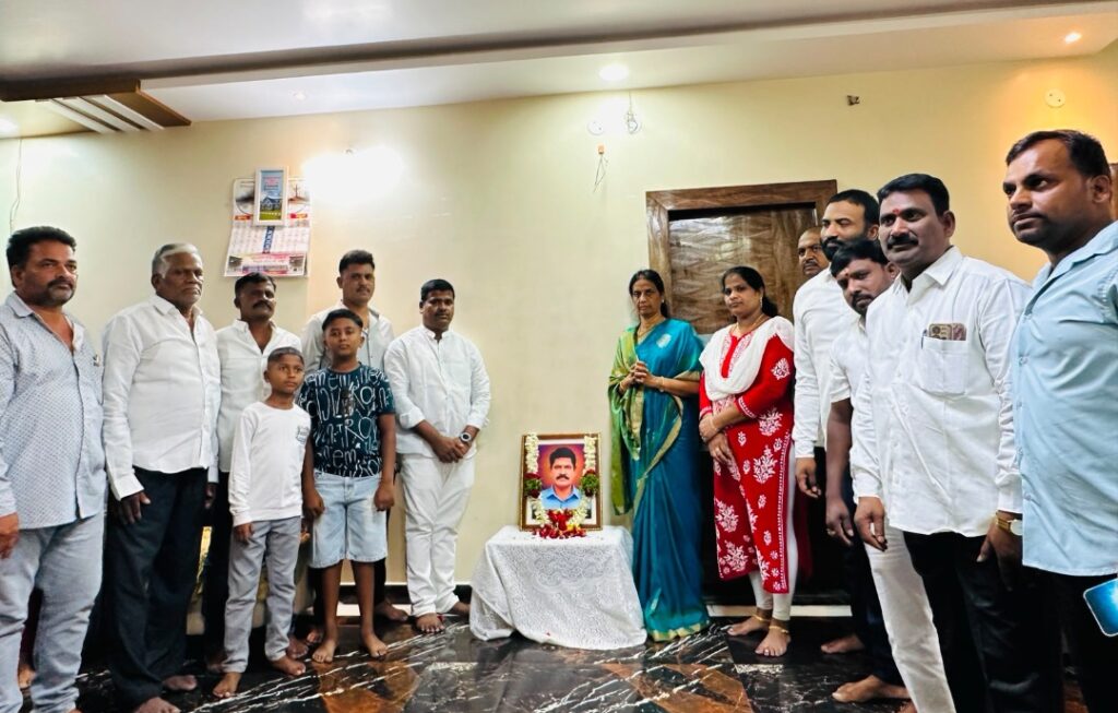 కీసరి అంజయ్యకు ఘన నివాళులు అర్పించిన ఎమ్మెల్యే సబితా ఇంద్రారెడ్డి