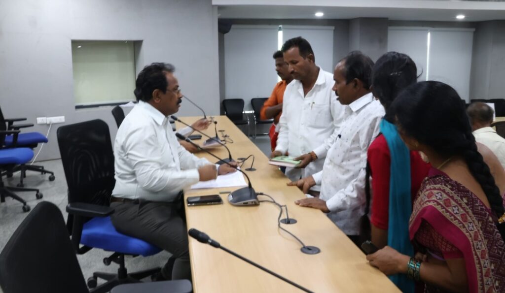 సమస్యలను తక్షణమే పరిష్కరించండి 