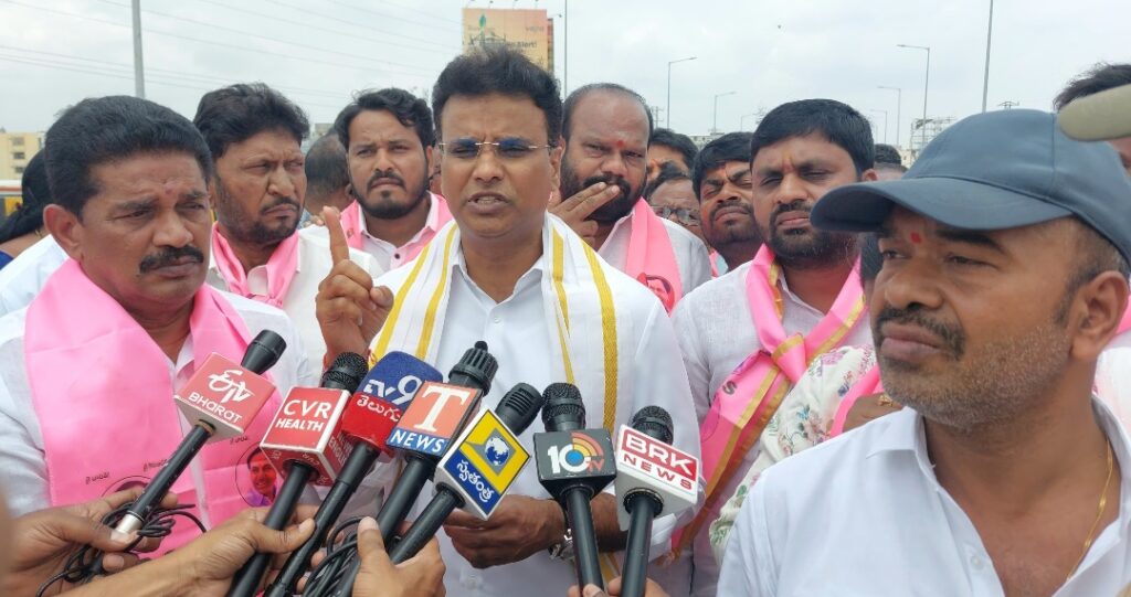 బాచుపల్లి ఫ్లైఓవర్ నిర్మాణం ముమ్మాటికి బీఆర్ఎస్ ఘనతనే 