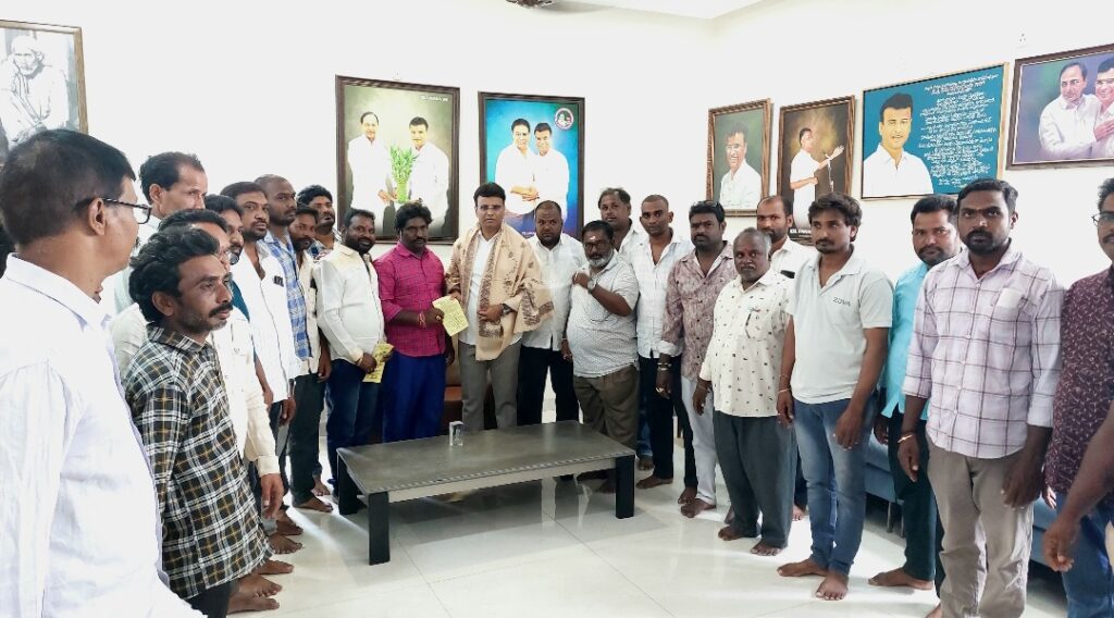 భవన నిర్మాణ కార్మికుల శ్రమకు గుర్తింపునివ్వాలి 