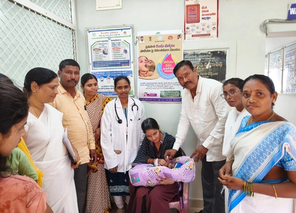 చిన్నారులకు రెండు చుక్కలు రక్షణ కవచంలా పనిచేస్తాయి