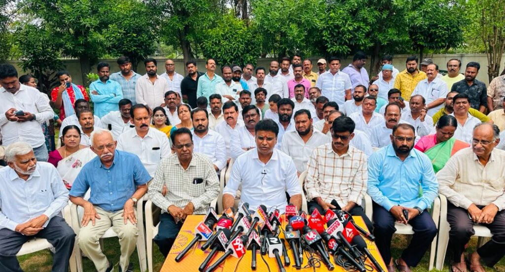 మేడ్చల్ మెట్రో రైలు విషయంలో ప్రభుత్వానికి చిత్తశుద్ధి లేదు 