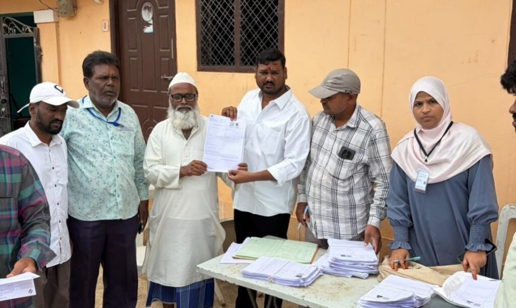 ఓటు నమోదు విషయంలో నిర్లక్ష్యం వహిస్తే ఓటు గల్లంతయ్యే ప్రమాదం 