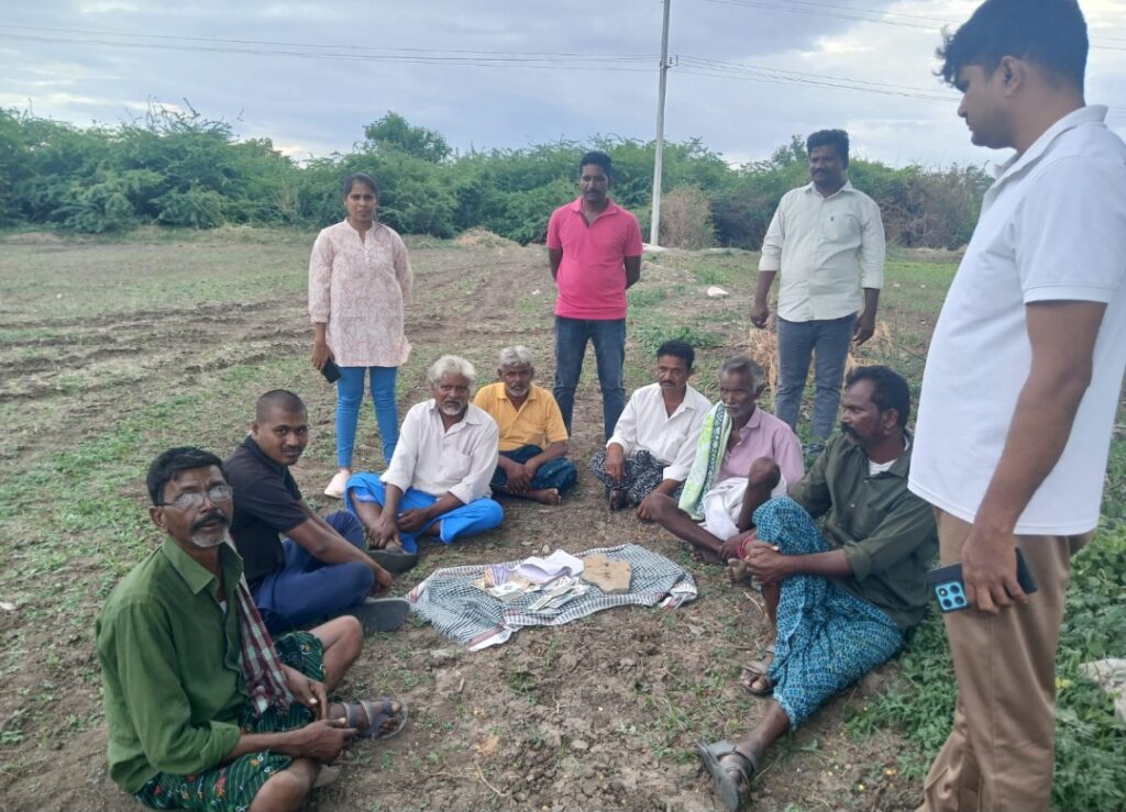 చిన్న పోతులపాడు శివారులో పేకాట స్థావరంపై పోలీసుల దాడి