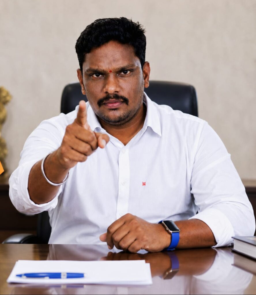 బీసీ మహిళను అవమానిస్తే ఊరుకోం