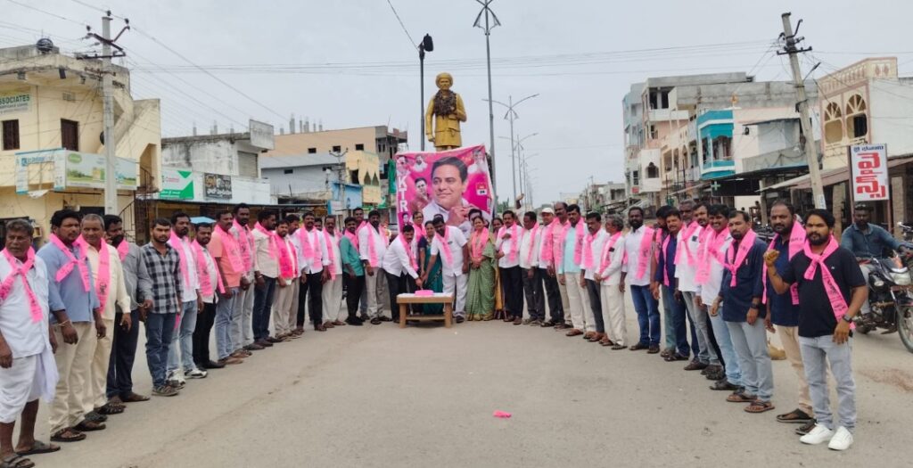 ఘనంగా కేటీఆర్ పుట్టినరోజు వేడుకలు