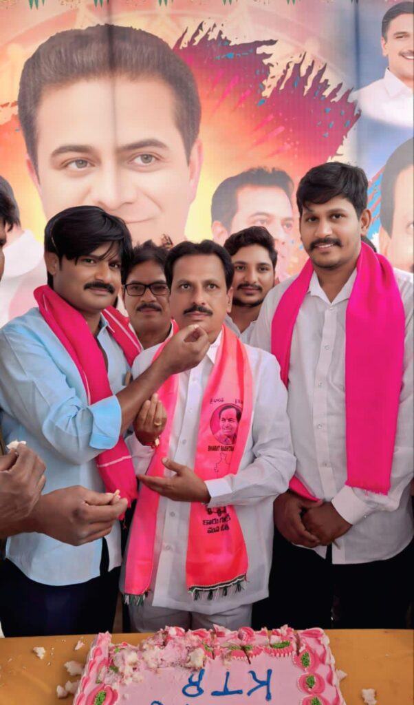 ఘనంగా బీఆర్ఎస్ వర్కింగ్ ప్రెసిడెంట్ కేటీఆర్ జన్మదిన వేడుకలు