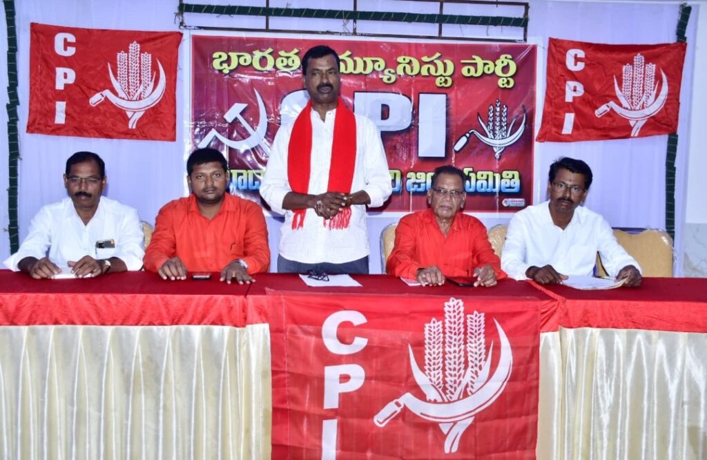 కేంద్రం విద్యార్థులపై కక్ష సాధింపు చర్యలు మానుకోవాలి