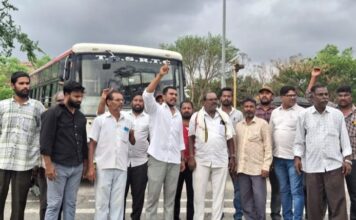 నేషనల్ హైవేపై వెంటనే ఫ్లైఓవర్ బ్రిడ్జి నిర్మించాలి