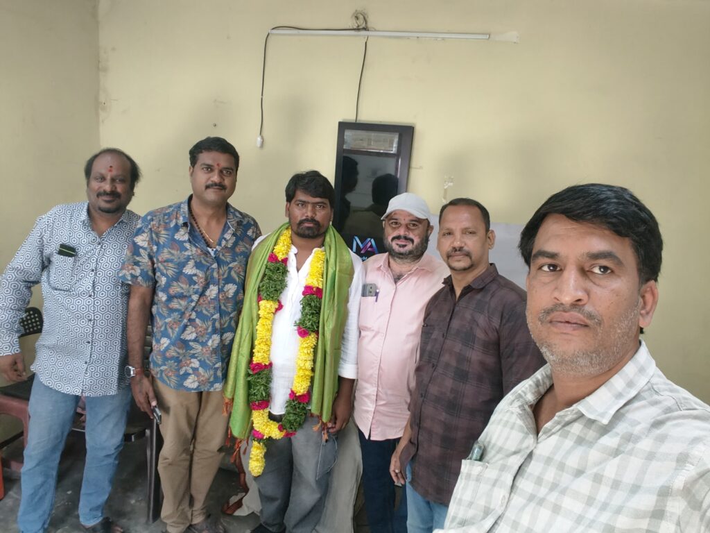 ఘనంగా సీనియర్ జర్నలిస్టు లింగాల నరేందర్ గౌడ్ జన్మదిన వేడుకలు