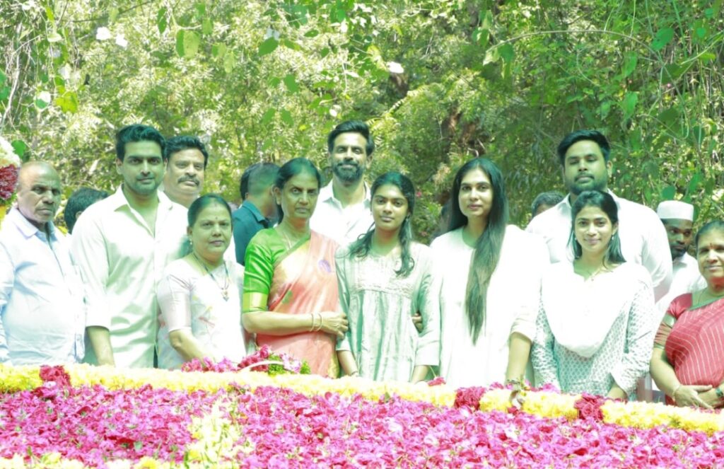 ప్రజల కోసమే పట్లోళ్ల కుటుంబం